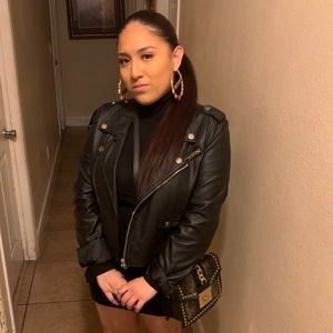 Meet your Posher, Melanie